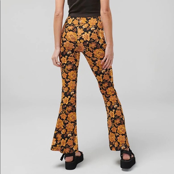 Ghanda Pants - Ghanda Rosa Flare Pants - Dark Paisley